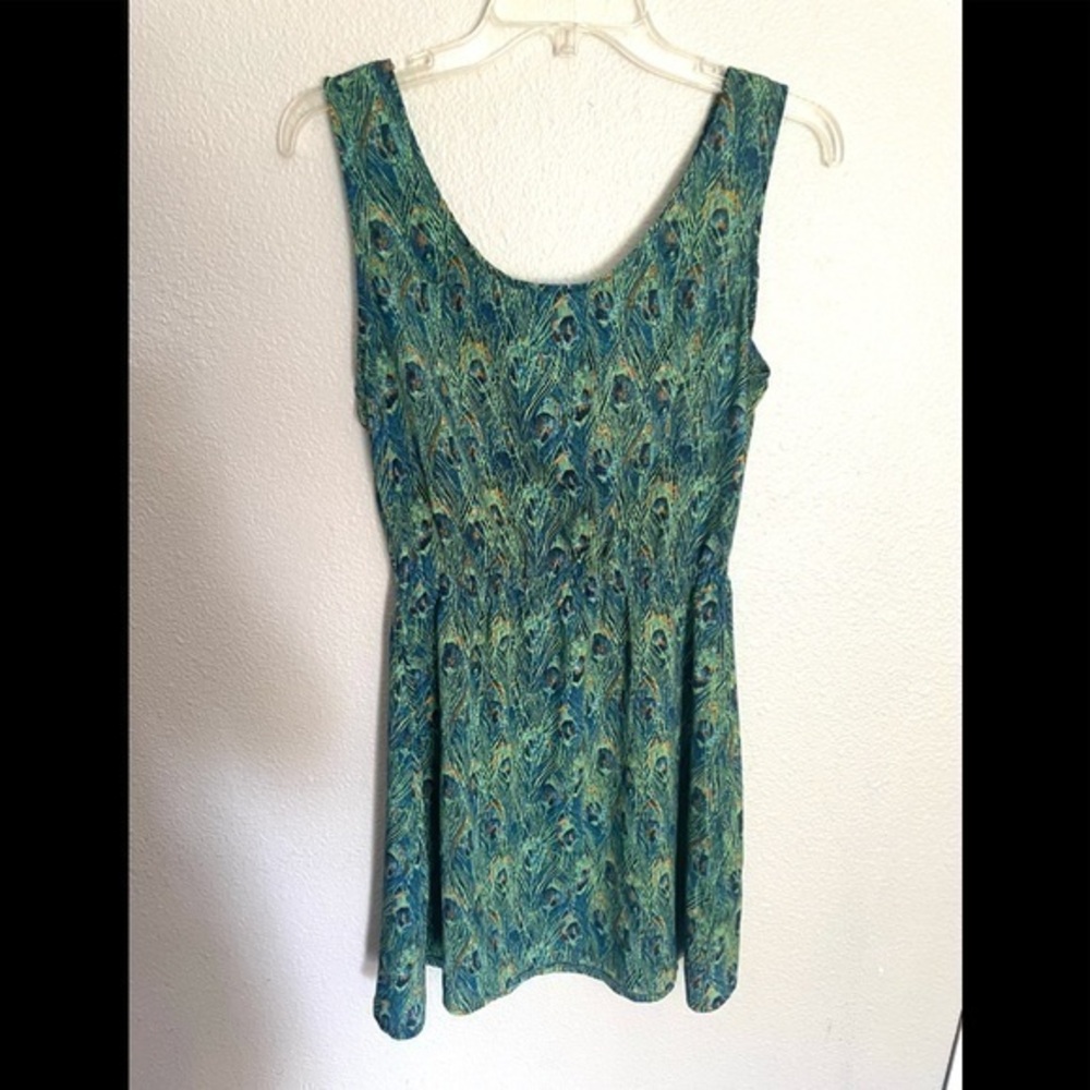ALI & KRIS Peacock print elastic waistband dress size medium